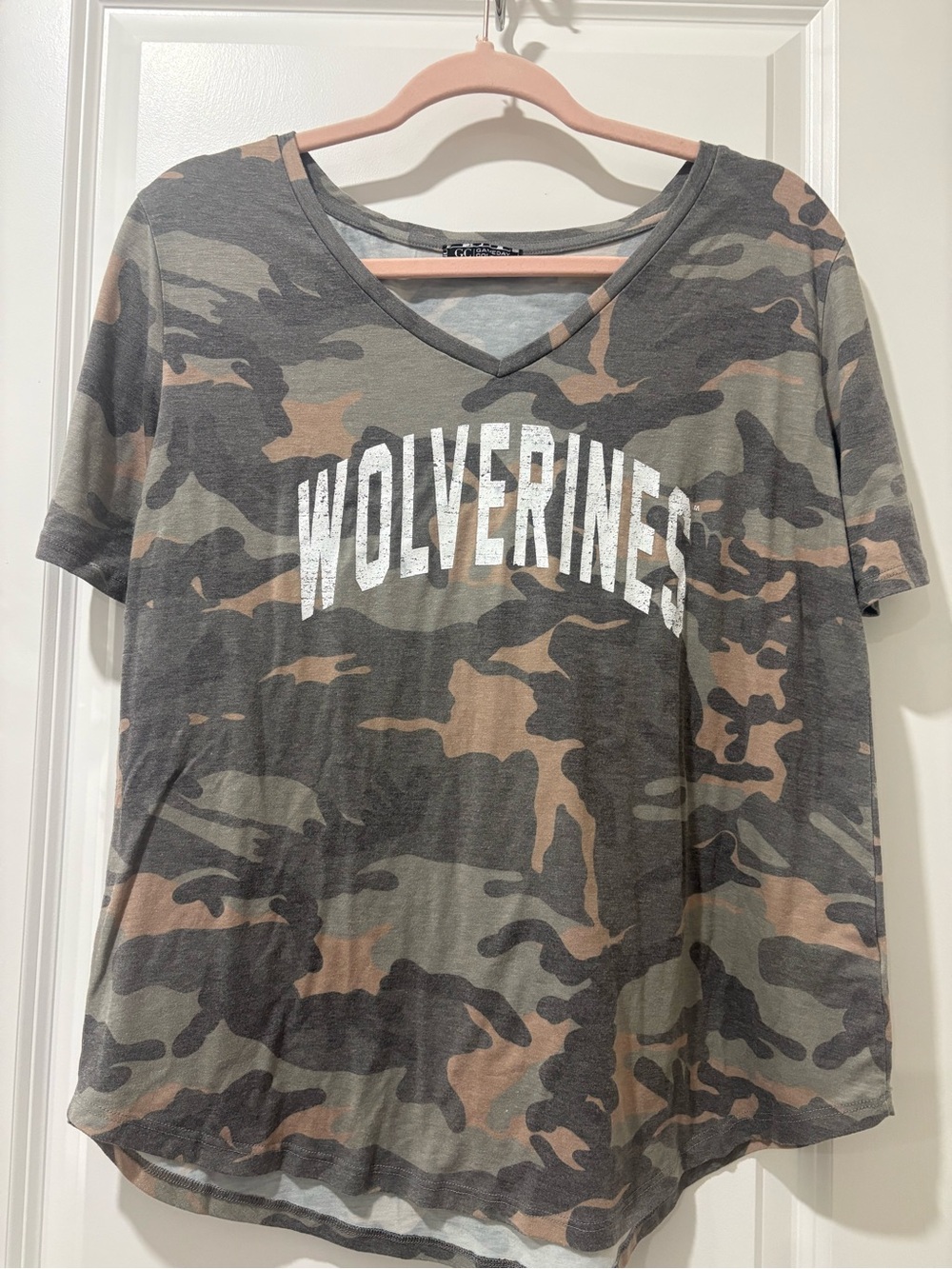 Wolverines Women's Camo V-Neck Tee - Olive/Tan